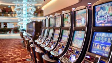 Land based casinos are limited on space, whereas mobile slot providers can offer a wide range of themed slot games.