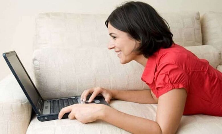 The Ultimate Guide for Flirting with Men Online