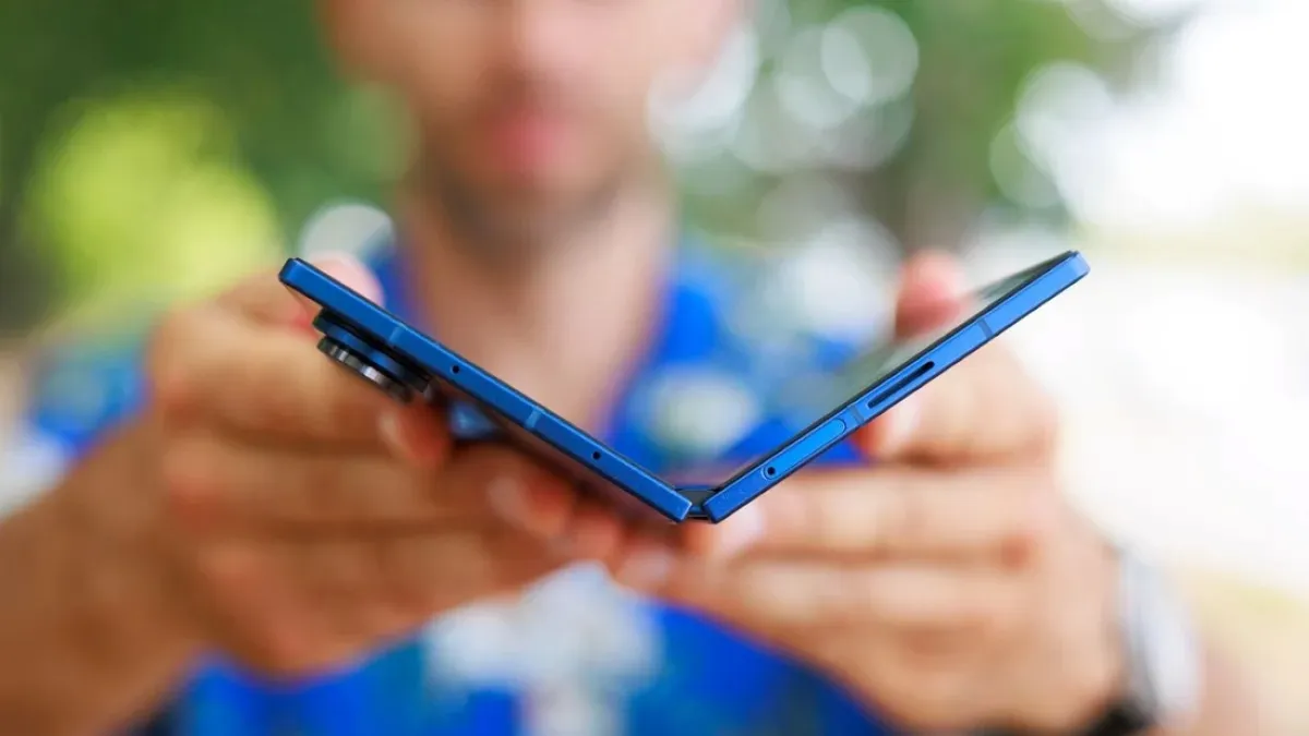 Samsung Galaxy Z Fold 8 Wide Leaks Reveal Near-Tablet Dimensions
